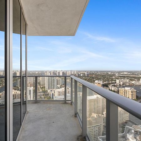 הוליווד High Floor Corner 2 Bdr At Lyfe Resort מראה חיצוני תמונה