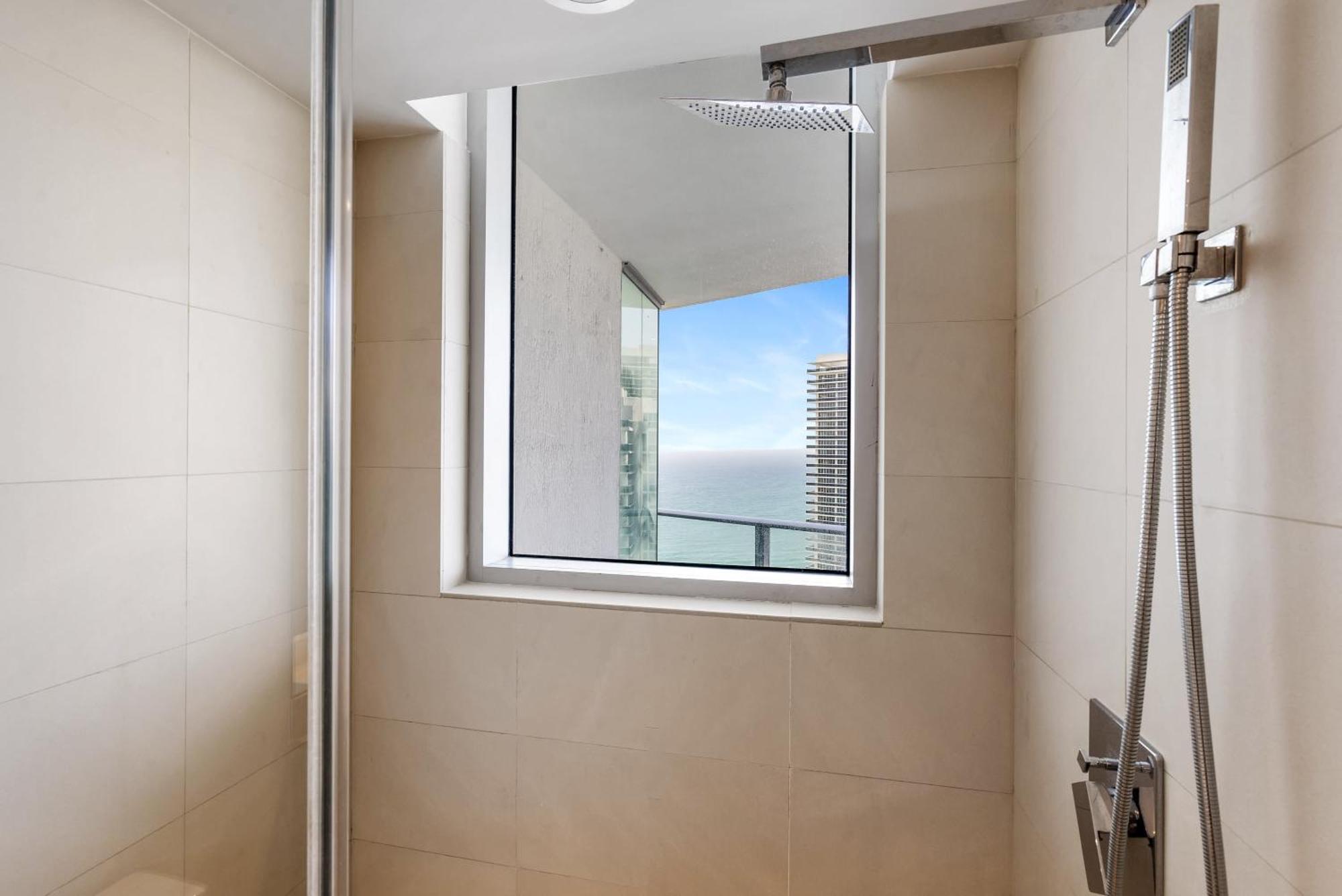 הוליווד High Floor Corner 2 Bdr At Lyfe Resort מראה חיצוני תמונה