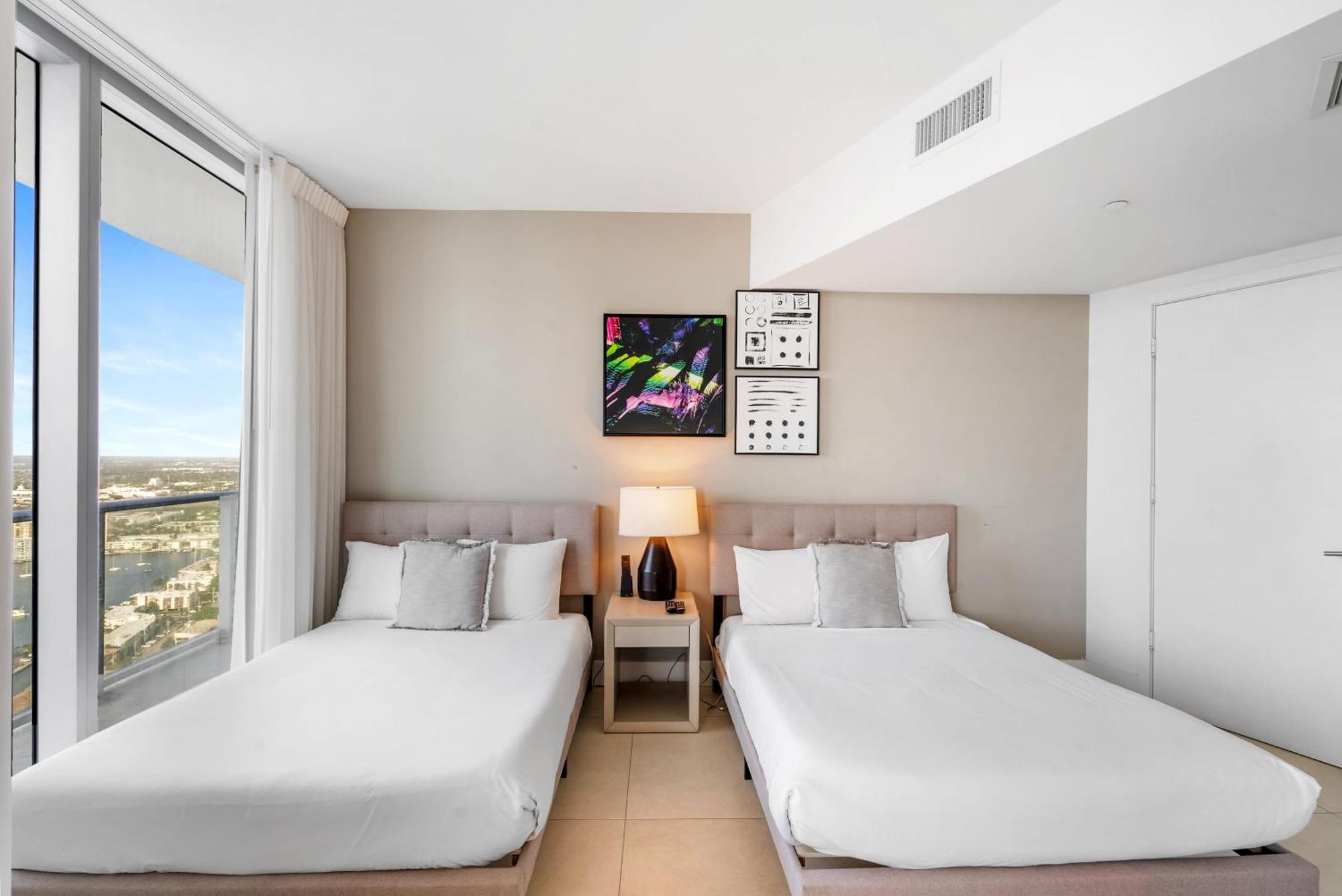 הוליווד High Floor Corner 2 Bdr At Lyfe Resort מראה חיצוני תמונה