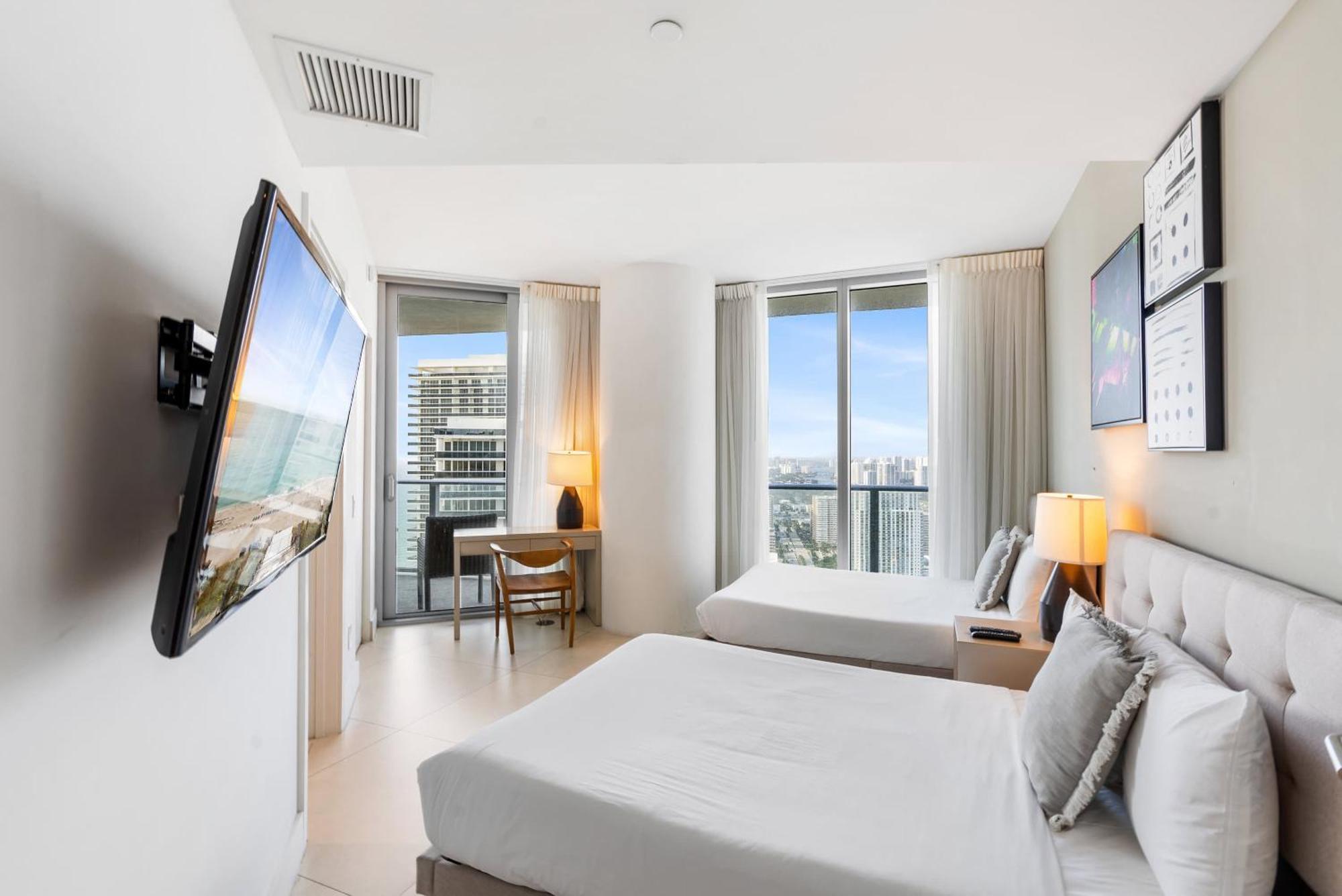 הוליווד High Floor Corner 2 Bdr At Lyfe Resort מראה חיצוני תמונה